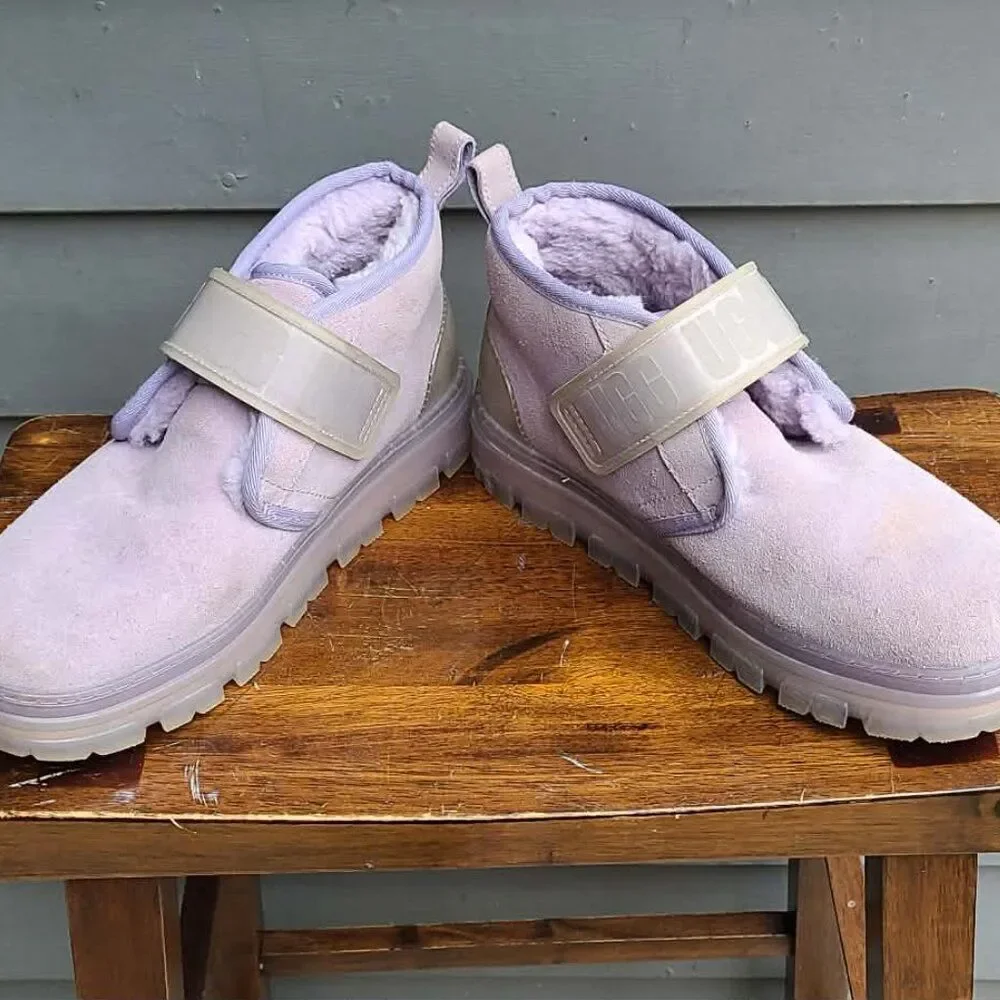 UGG these neumel